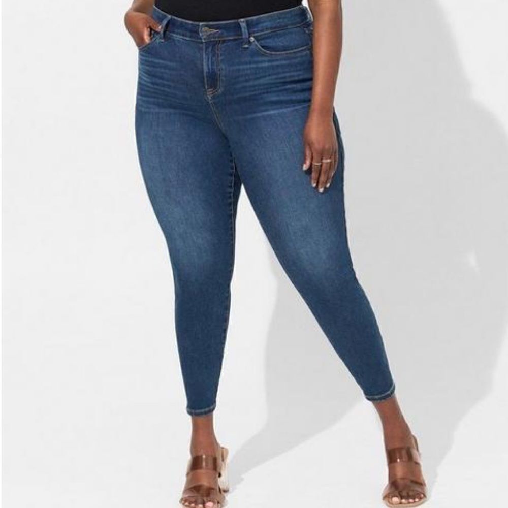 torrid 14R Premium Sky High Skinny Dark Wash Vintage Blue Stretch Jeans